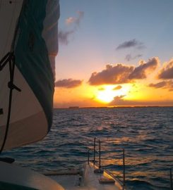 ISLAS MUJERES CATAMARÁN DE LUJO